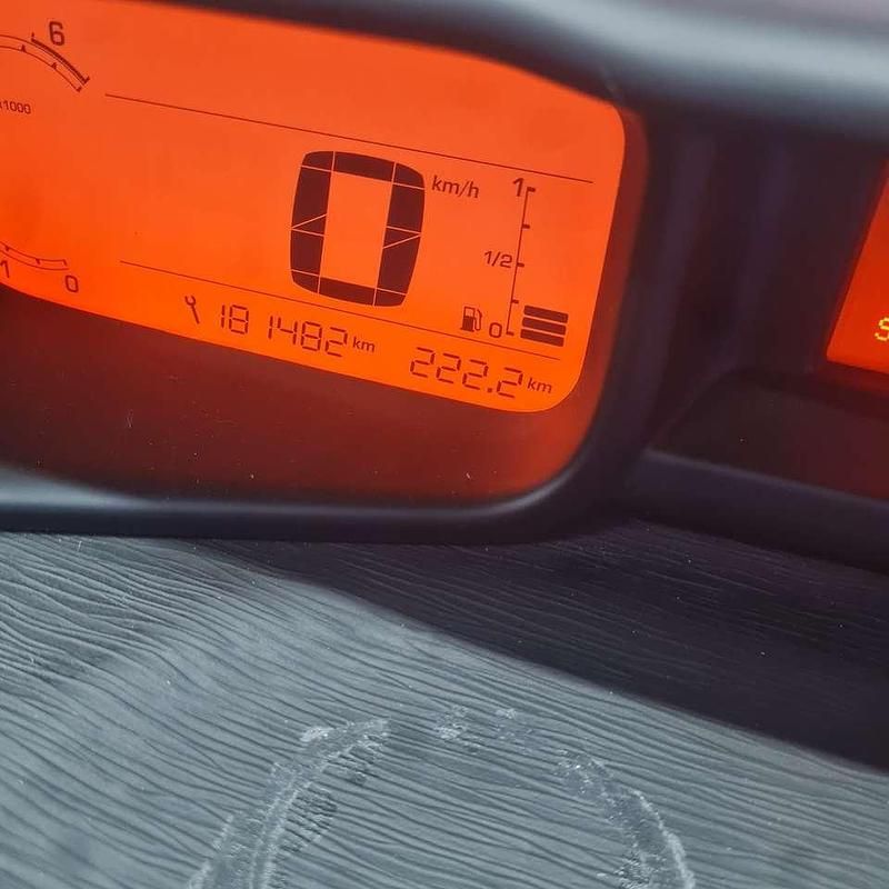 Gebraucht 2015 Citroën C3 Picasso Exclusive Van / Kleinbus | 3.800 € (Fairer Preis) - Bild 1/4