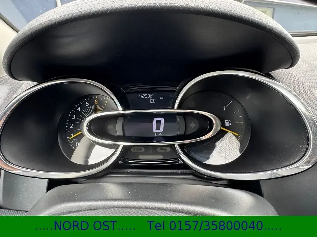 Używany Renault Clio IV Luxe 90 KM (66 kW) 2013 Żółty Sedan/Limuzyna