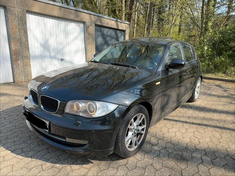 Gebraucht BMW 118 143 PS (105 kW) 2009 Schwarz Kleinwagen
