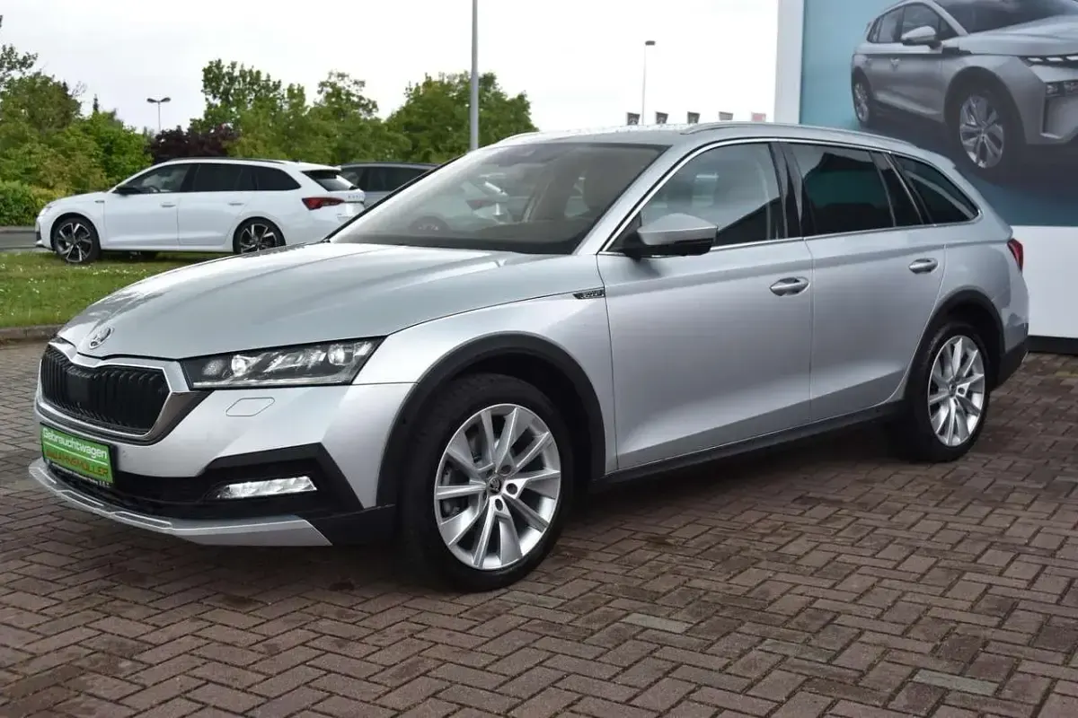 Gebraucht Skoda Octavia 150 PS (110 kW) 2023 Silber Kombi