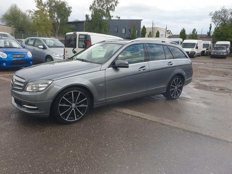 Grau Gebraucht 2010 Mercedes C250 Kombi | 6.499 € (Guter Preis) - Bild 1/4