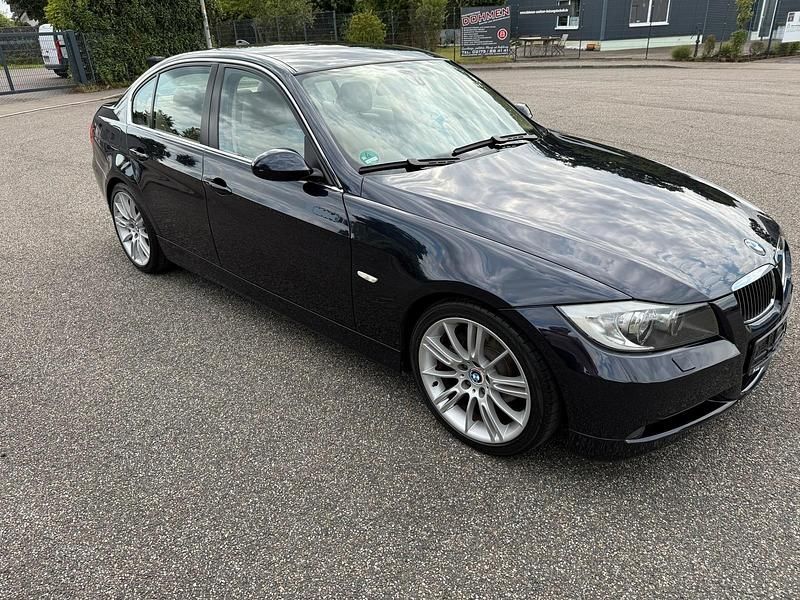Gebraucht BMW 325 218 PS (160 kW) 2005 Blau Limousine
