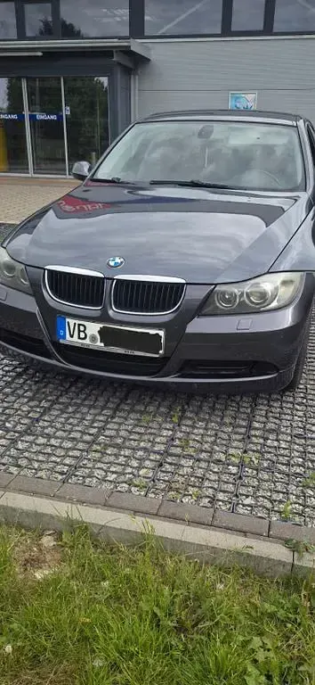 Gebraucht BMW 318 129 PS (94 kW) 2006 Grau Limousine
