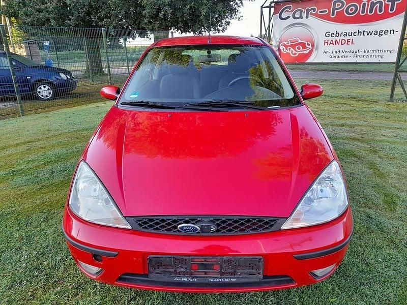 Gebraucht Ford Focus Trend 101 PS (74 kW) 2002 Rot Limousine