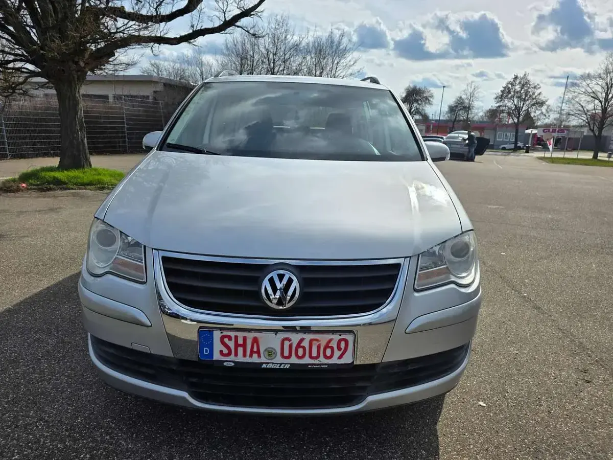 Gebraucht VW Touran 102 PS (75 kW) 2009 Reflexsilber metallic Van / Kleinbus