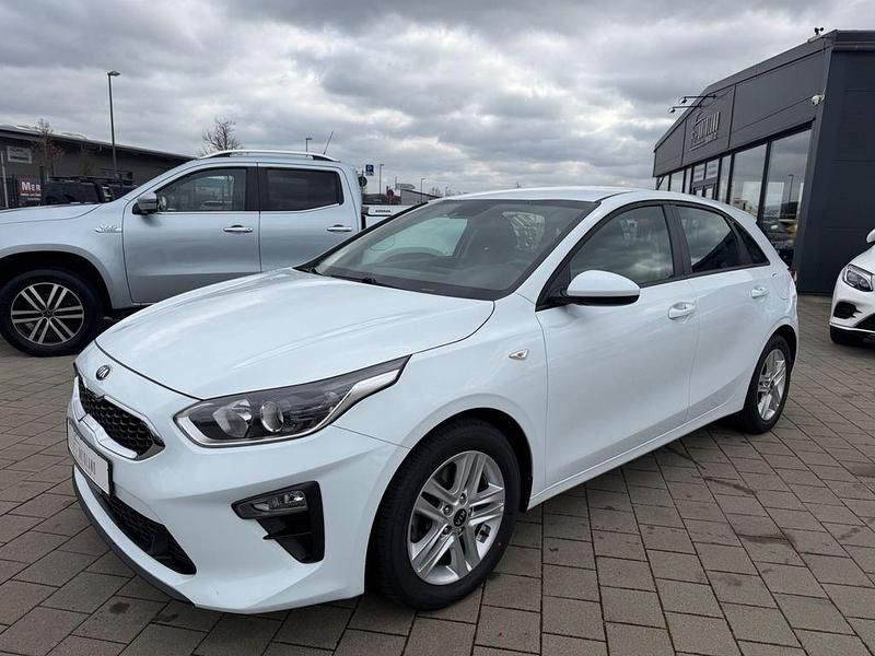 Gebraucht Kia Ceed 101 PS (74 kW) 2020 Weiß Kleinwagen