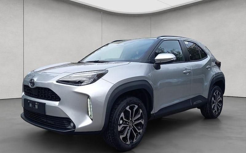 Silber Gebraucht 2025 Toyota Yaris Cross SUV | 27.750 € (Superpreis) - Bild 1/4