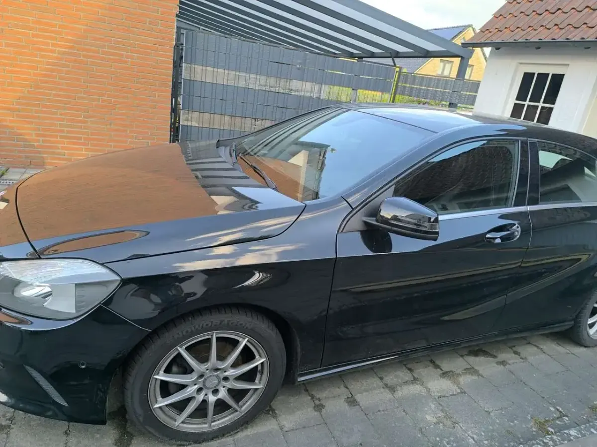 Gebraucht Mercedes A180 109 PS (80 kW) 2016 Schwarz Kleinwagen