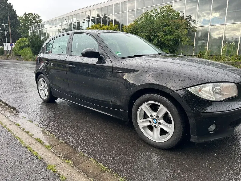 Gebraucht BMW 116 116 PS (85 kW) 2006 Schwarz Kleinwagen