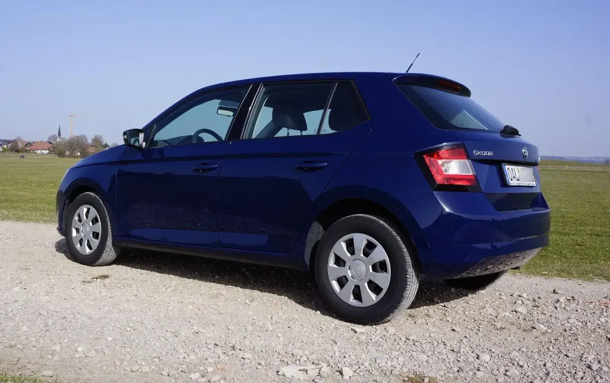 Gebraucht Skoda Fabia Active 60 PS (44 kW) 2018 Blau Limousine