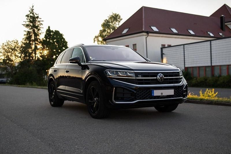Schwarz Gebraucht 2023 VW Touareg R-line SUV | 68.000 € (Fairer Preis) - Bild 1/4