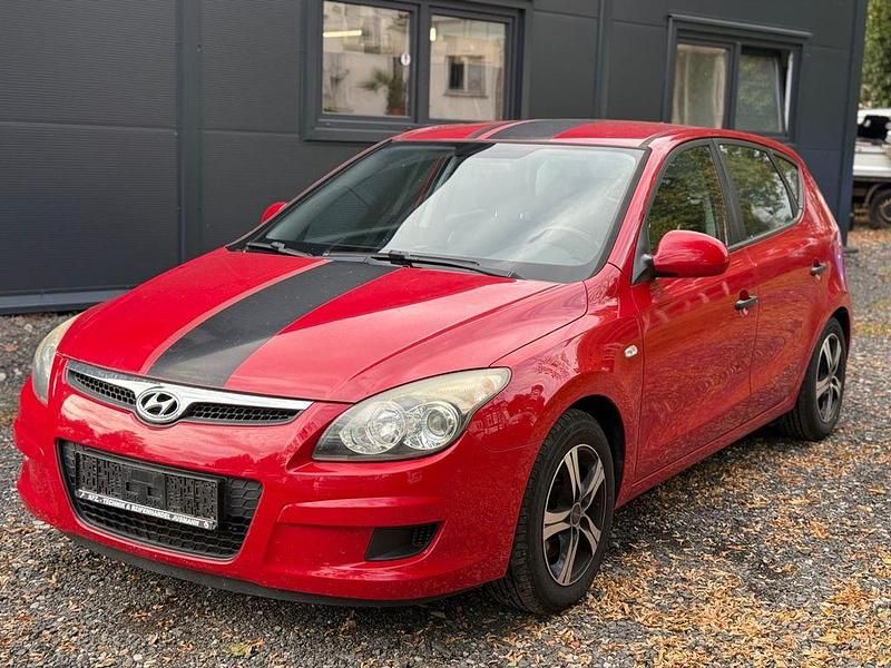 Rot Gebraucht 2009 Hyundai i30 Edition+ Limousine | 1.999 € (Guter Preis) - Bild 1/4