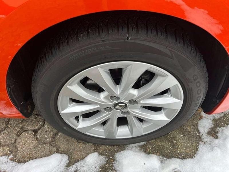 Gebraucht Renault Clio V Intens 131 PS (96 kW) 2021 Valencia orange Limousine