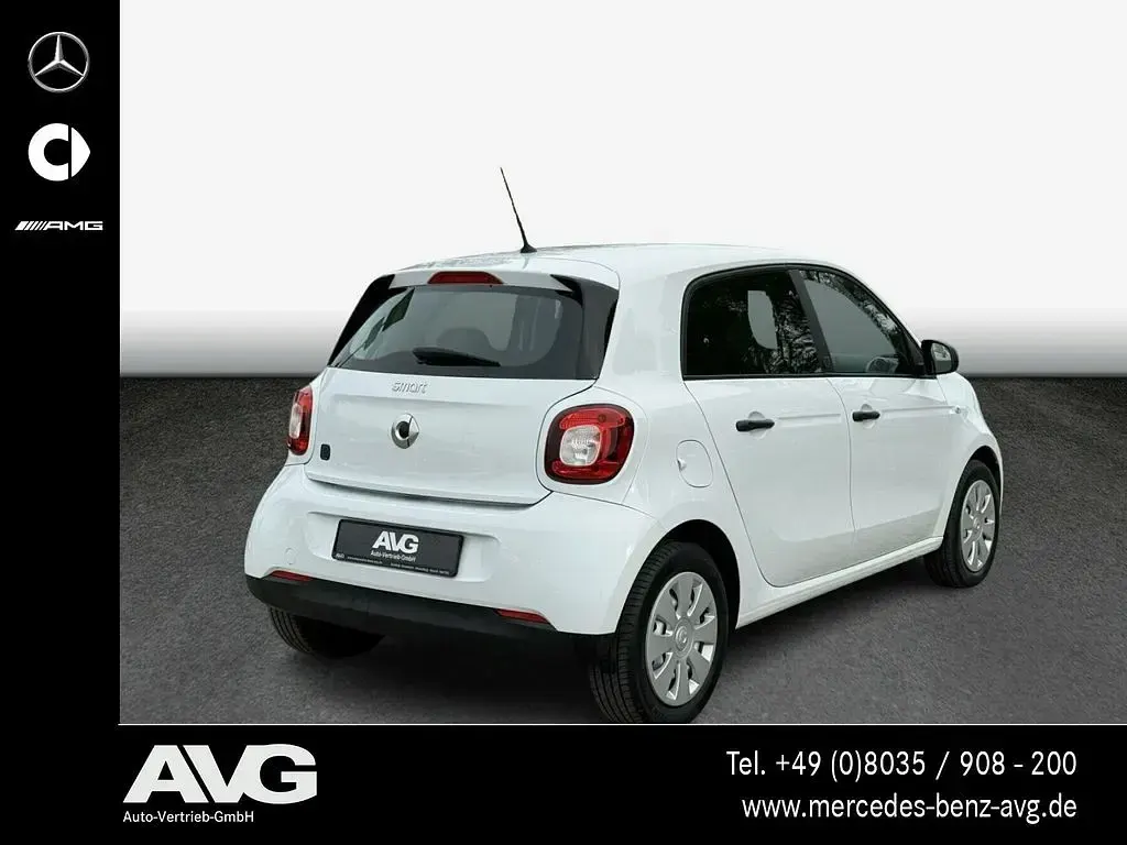 Używany Smart ForFour Electric Drive 60 kW (82 KM) 2021 Biały Sedan/Limuzyna