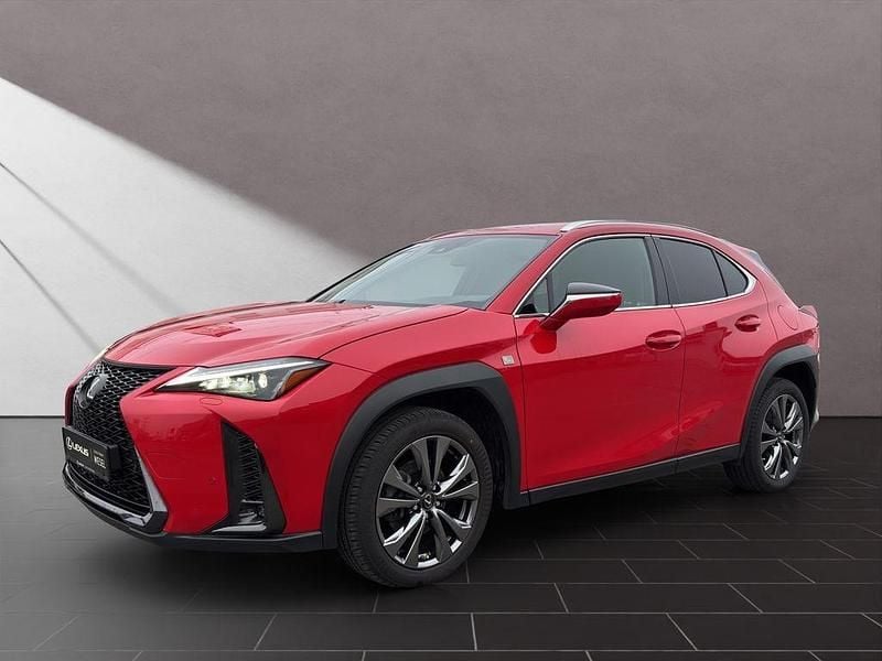 Gebraucht Lexus UX 250h Sport Line 152 PS (111 kW) 2024 Solid red SUV