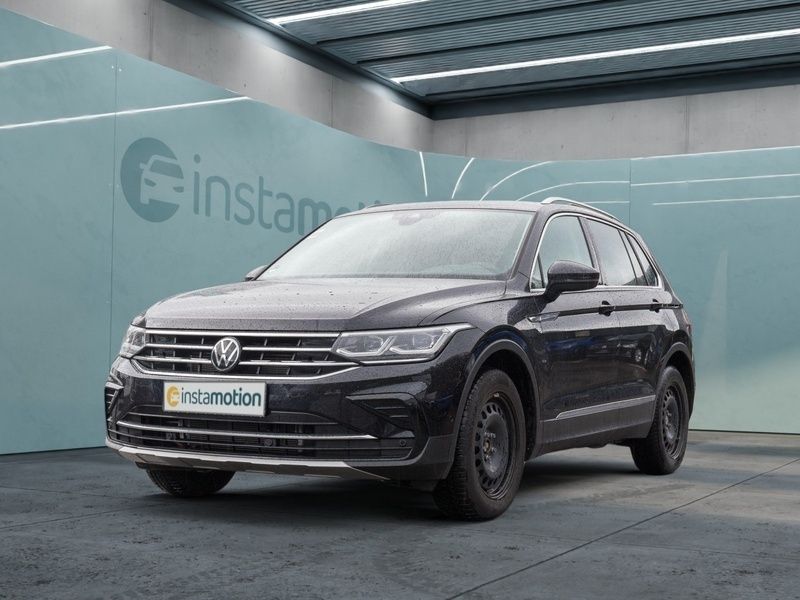 Gebraucht VW Tiguan IQ Drive 150 PS (110 kW) 2023 Schwarz SUV
