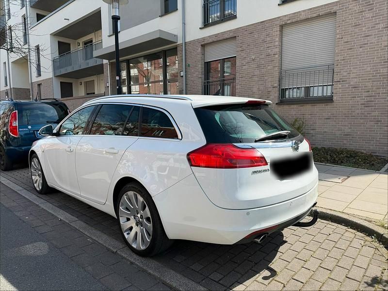 Gebraucht Opel Insignia 2010 Weiß Kombi