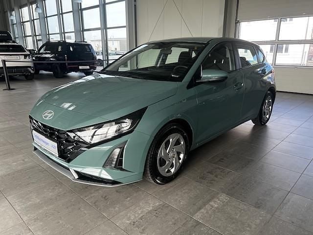 Gebraucht Hyundai i20 Select 101 PS (74 kW) 2025 Grün Kleinwagen