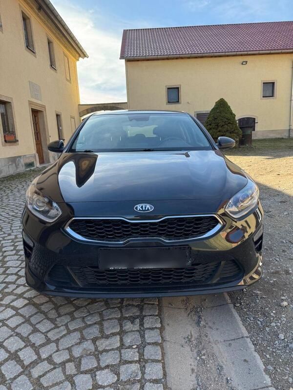 Schwarz Gebraucht 2019 Kia Ceed Limousine | 14.900 € (Guter Preis) - Bild 1/4