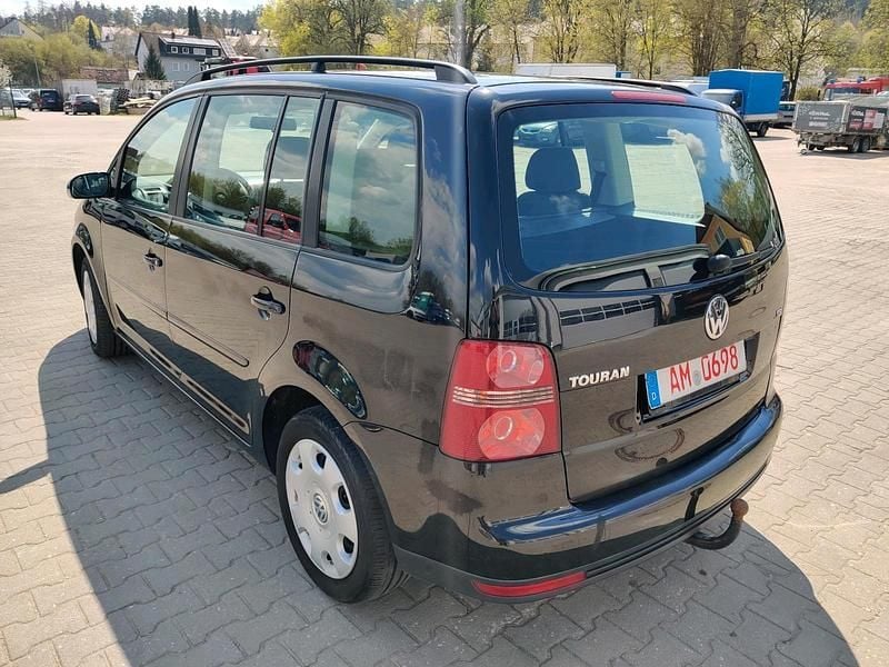 Gebraucht VW Touran 140 PS (102 kW) 2008 Schwarz Van / Kleinbus