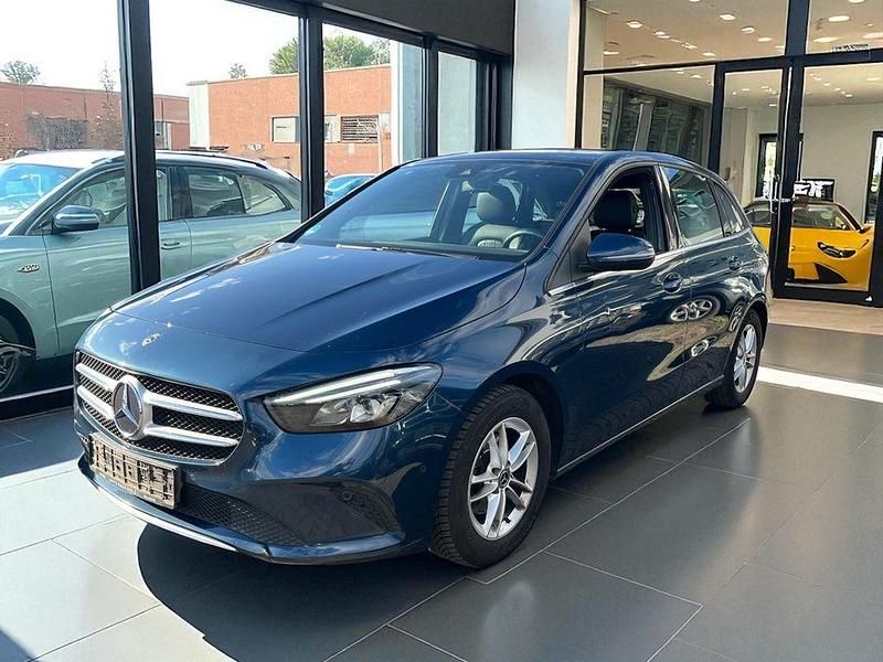 Blau Gebraucht 2020 Mercedes B180 Van / Kleinbus | 12.999 € (Fairer Preis) - Bild 1/4
