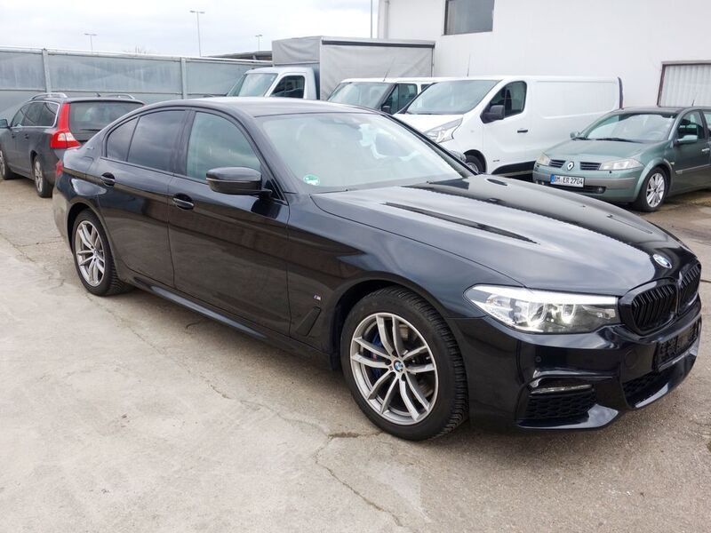 Schwarz Gebraucht 2017 BMW 530e M Sport Limousine | 23.300 € - Bild 1/4