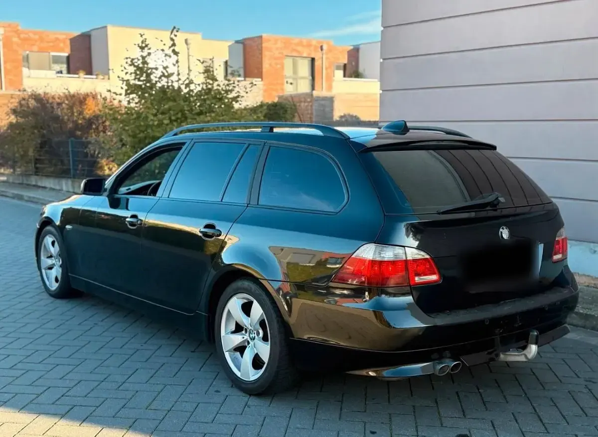 Gebraucht BMW 525 177 PS (130 kW) 2005 Schwarz Kombi