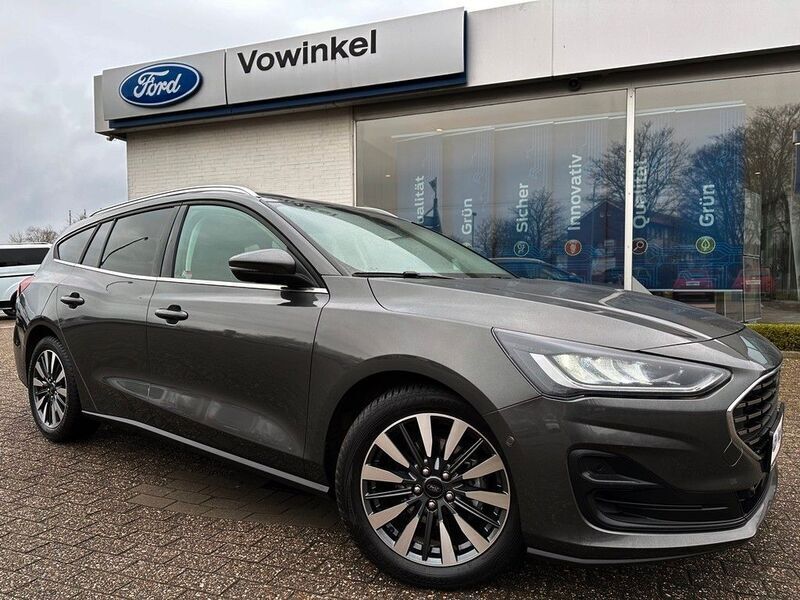 Grau Gebraucht 2023 Ford Focus Titanium X Kombi | 26.690 € (Fairer Preis) - Bild 1/4