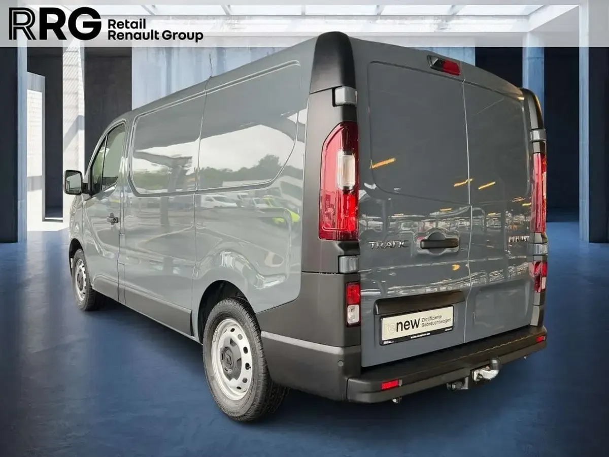 Gebraucht Renault Trafic Komfort 131 PS (96 kW) 2023 Städtisches grau Van / Kleinbus