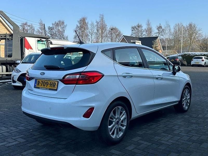 Gebraucht Ford Fiesta Titanium 101 PS (74 kW) 2022 Weiß Limousine