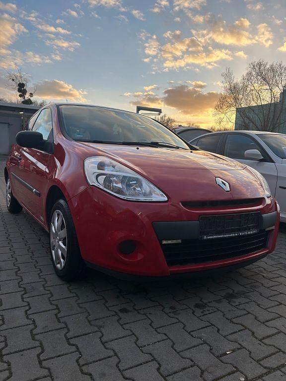 Gebraucht Renault Clio IV 75 PS (55 kW) 2012 Rot Limousine