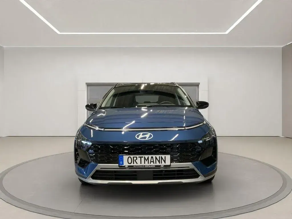 Neu Hyundai Bayon Turbo 101 PS (74 kW) 2025 Dragon red/ phantom black / mi SUV