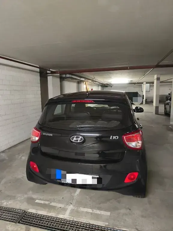 Gebraucht Hyundai i10 Trend 67 PS (49 kW) 2014 Schwarz Kleinwagen
