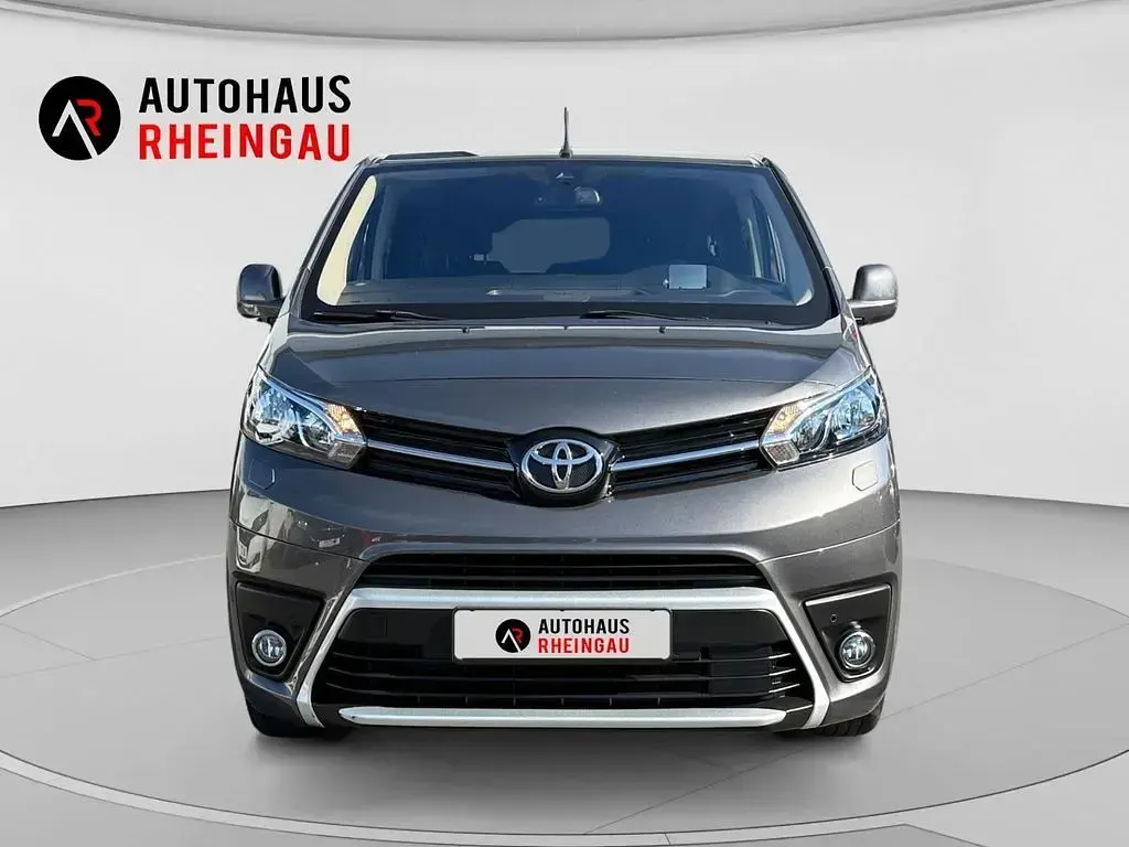 Gebraucht Toyota Proace Team 177 PS (130 kW) 2018 Silber Van / Kleinbus