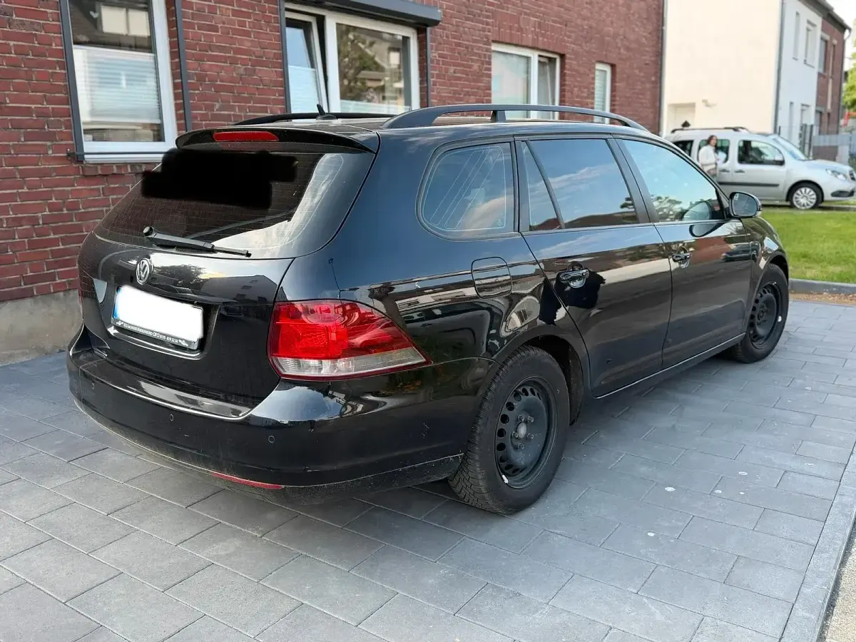 Gebraucht VW Golf VI 105 PS (77 kW) 2010 Schwarz Kleinwagen