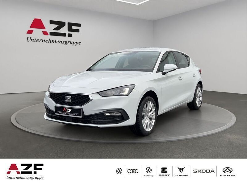 Weiß Neu 2025 Seat Leon Style Limousine | 28.990 € (Guter Preis) - Bild 1/4