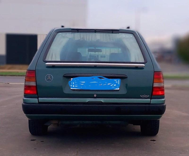 Gebraucht Mercedes 250 86 PS (63 kW) 1994 Grün Kombi