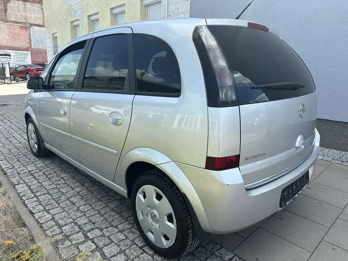 Gebraucht Opel Meriva Basis 90 PS (66 kW) 2007 Starsilber iii m2 Van / Kleinbus