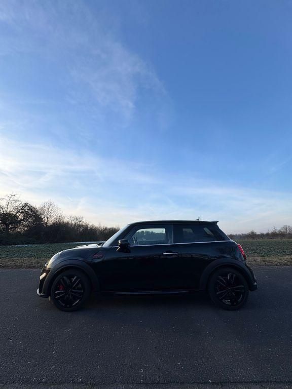 Gebraucht Mini John Cooper Works 231 PS (169 kW) 2021 Schwarz Kleinwagen