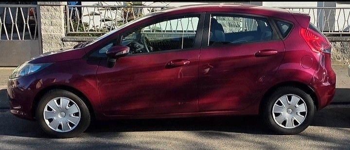 Gebraucht Ford Fiesta 82 PS (60 kW) 2009 Rot Kleinwagen
