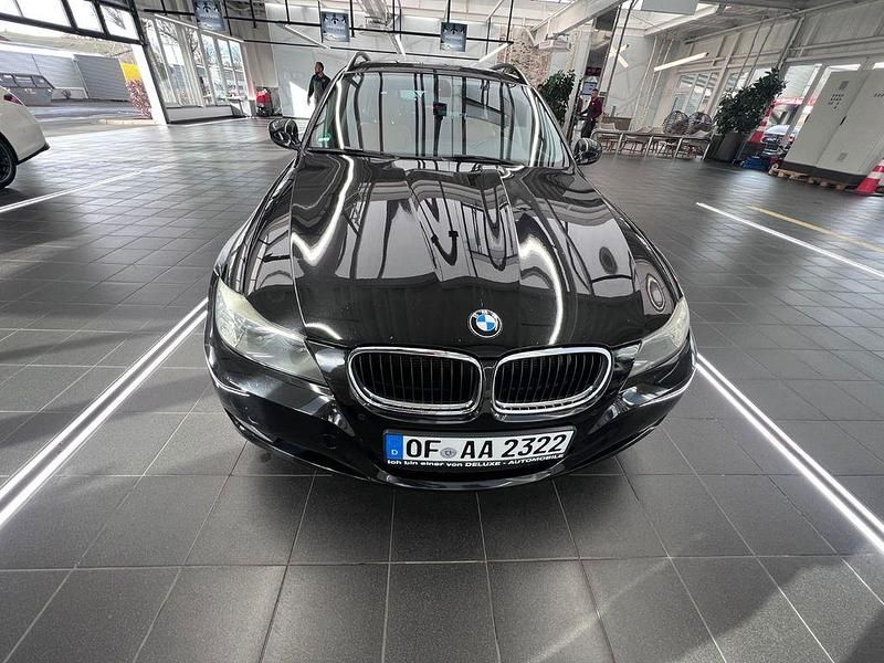 Gebraucht BMW 318 143 PS (105 kW) 2009 Schwarz Kombi