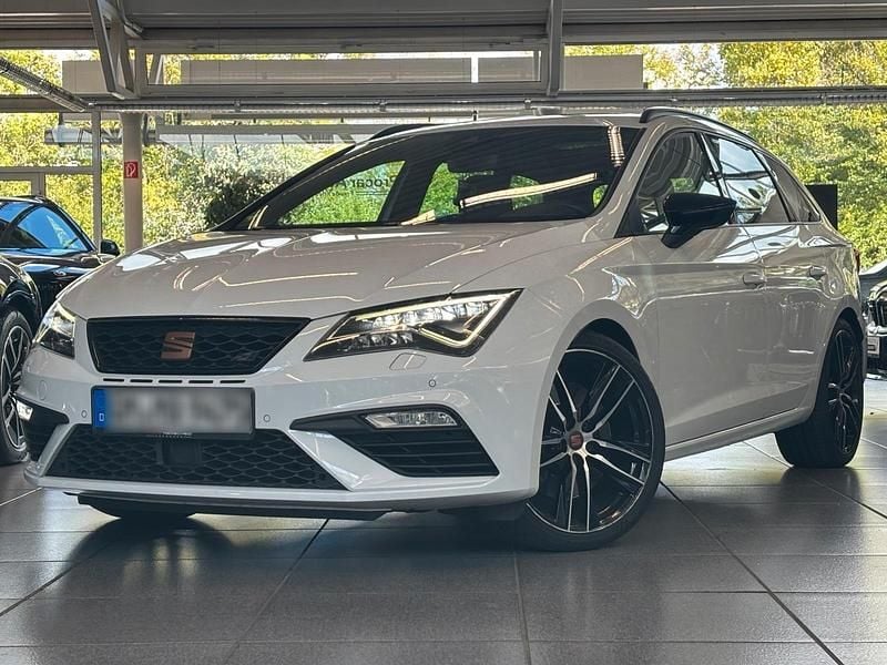 Weiß Gebraucht 2019 Cupra Leon Kombi | 22.490 € (Fairer Preis) - Bild 1/4