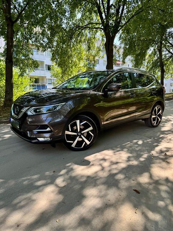 Braun Gebraucht 2018 Nissan Qashqai 360º SUV | 16.795 € (Fairer Preis) - Bild 1/4