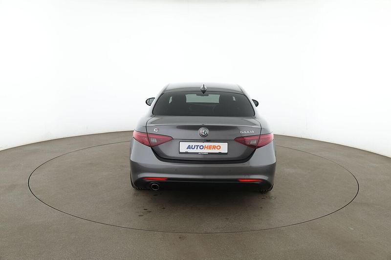 Gebraucht Alfa Romeo Giulia Super 150 PS (110 kW) 2017 Grau Limousine