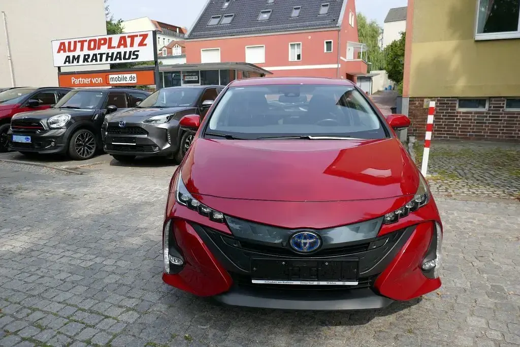 Gebraucht Toyota Prius Executive 122 PS (89 kW) 2021 Rot Kleinwagen