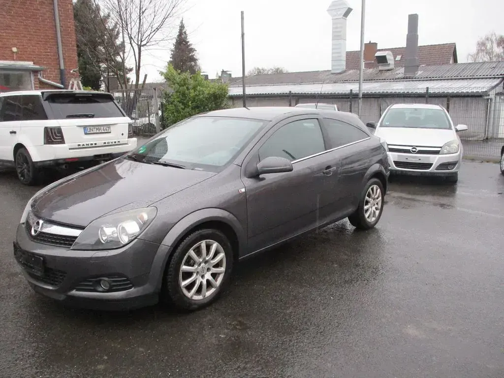 Gebraucht Opel Astra GTC Selection 116 PS (85 kW) 2009 Grau Limousine