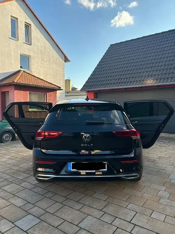 Gebraucht VW Golf VIII Move 150 PS (110 kW) 2023 Schwarz Limousine