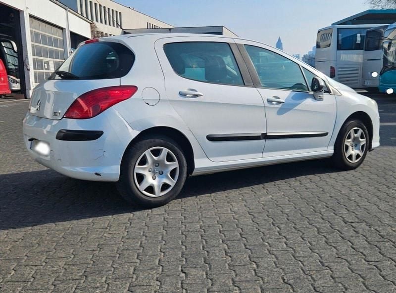 Gebraucht Peugeot 308 95 PS (69 kW) 2010 Weiß Limousine