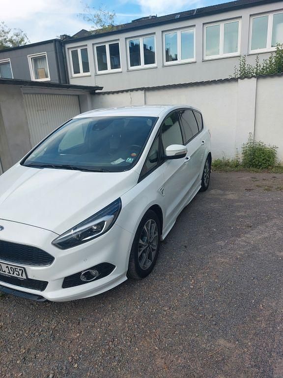 Weiß Gebraucht 2018 Ford S-MAX ST-Line Van / Kleinbus | 11.000 € (Superpreis) - Bild 1/4