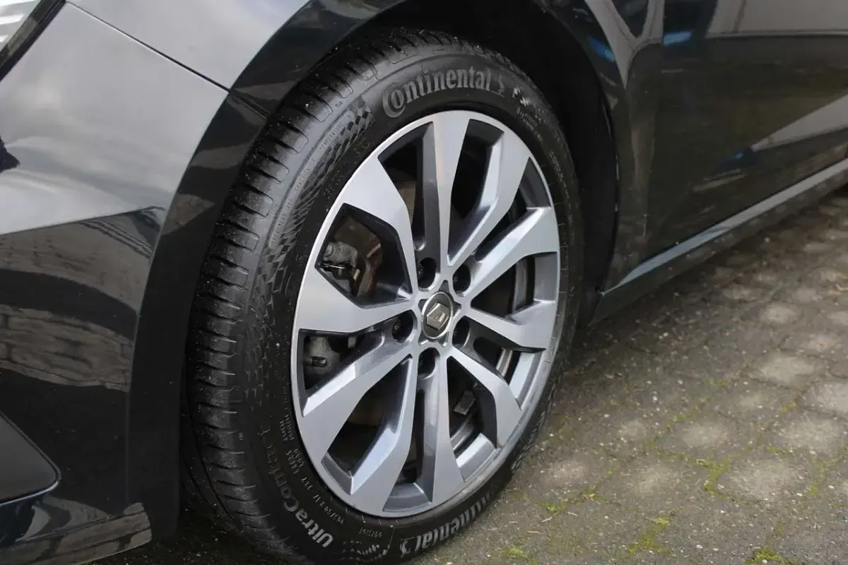 Gebraucht Renault Mégane IV Techno 160 PS (117 kW) 2022 Sternenschwarz Kombi